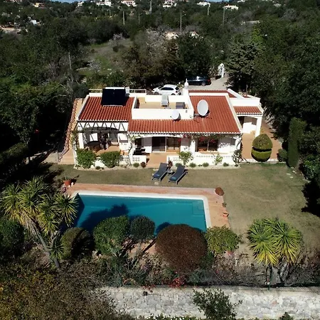 Sleeps 6 With Pool Air Con And Wifi