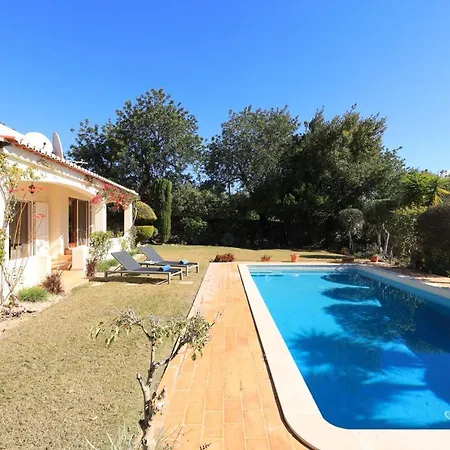 Sleeps 6 With Pool Air Con And Wifi 빌라