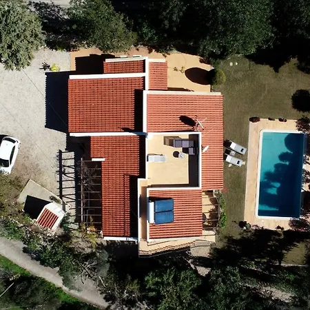 Sleeps 6 With Pool Air Con And Wifi 빌라 Alto da Serra