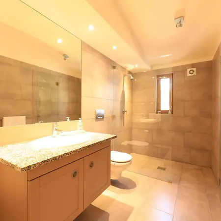 빌라 Sleeps 6 With Pool Air Con And Wifi Alto da Serra