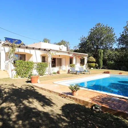 Sleeps 6 With Pool Air Con And Wifi * Alto da Serra